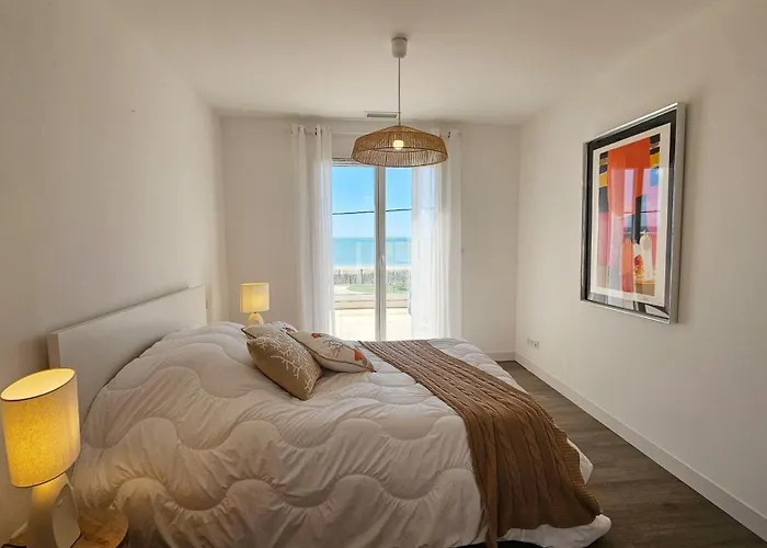 Вилла Unique En Front De Mer! Astrea Et Sa Piscine Фронтиньян